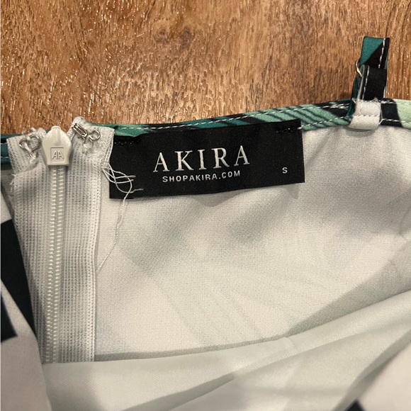 Akira Leaf Print Jumper - Picture 5 of 5